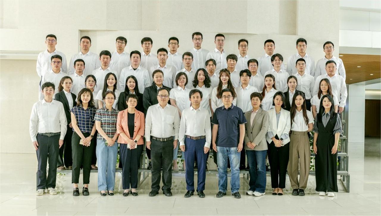 02勇立潮头敢为先 奋楫扬帆谋新篇.jpg